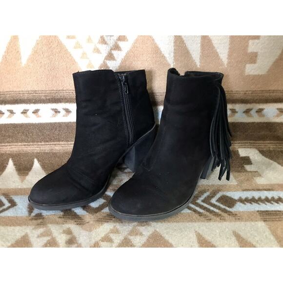 H&M Divided Women's Black Faux Suede Fringe Side Zip Heeled Ankle Boots Size 6 - Picture 2 of 11